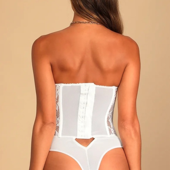 White Lace Strapless Corset Bodysuit - Picture 5 of 6